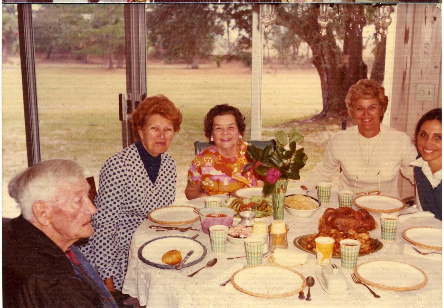 1974-01-29  Papa and his girlfriends.jpg